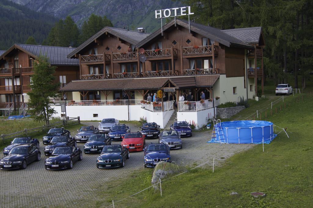 Hotel Alpenhof Обервальд Экстерьер фото