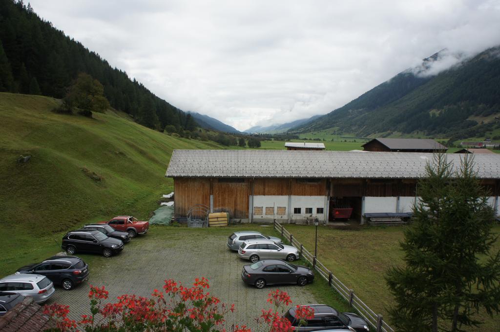 Hotel Alpenhof Обервальд Экстерьер фото