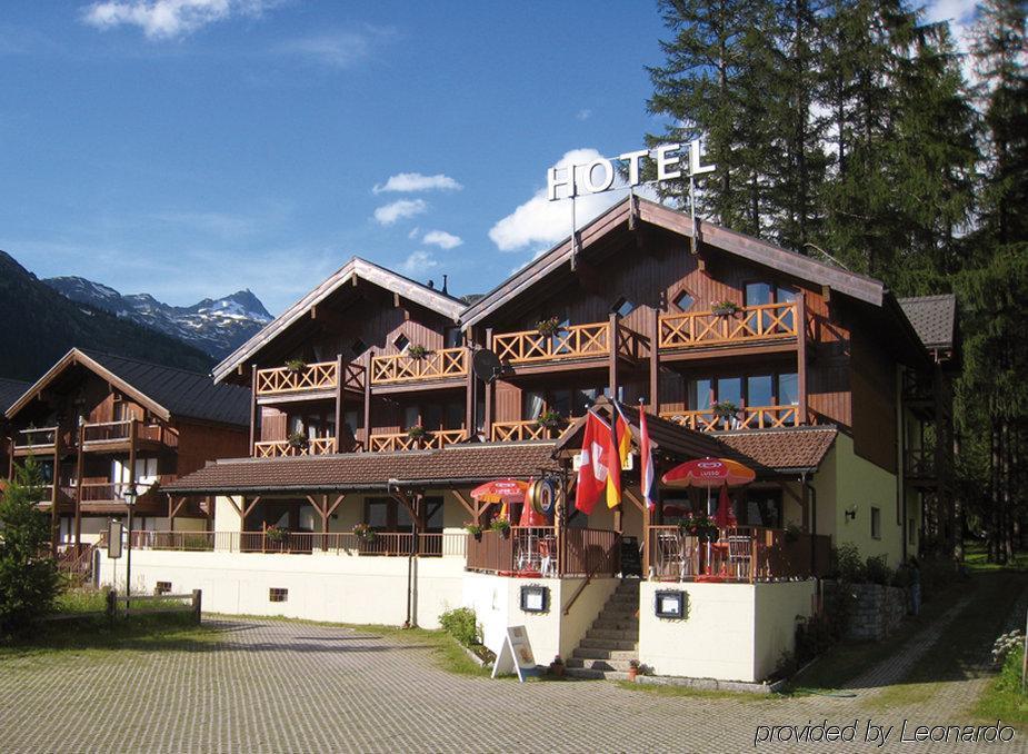 Hotel Alpenhof Обервальд Экстерьер фото